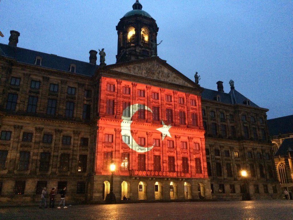 World pays tribute to Istanbul airport attack victims