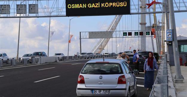 Selfie-takers fined for stopping on world’s fourth-longest suspension bridge in Turkey
