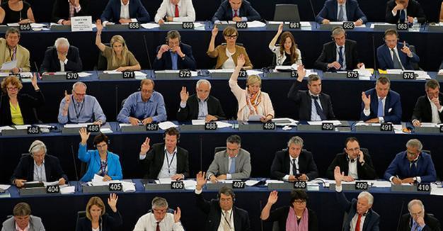 EU parliament backs new border force