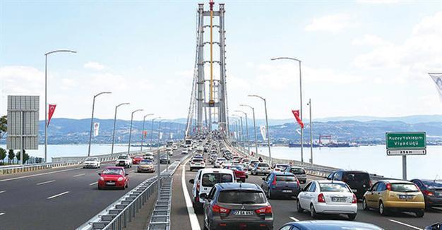 Nearly 1 mln vehicles crossed newly-opened İzmit Bay Bridge during Eid holiday