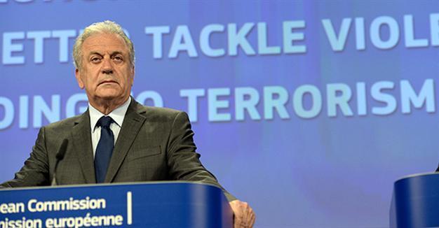 EU commissioner sends warm message to Turkey on visa deal