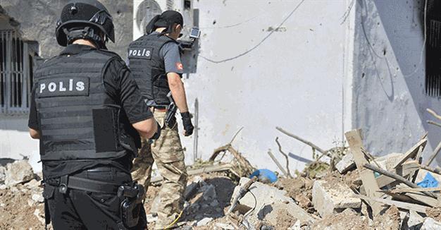 Two civilians killed in bomb explosion in southeastern Turkey