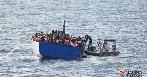Italy says 3,200 boat migrants rescued in one day, one body recovered