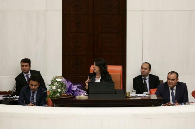 HDP delays AKP plans for immunity vote until next week