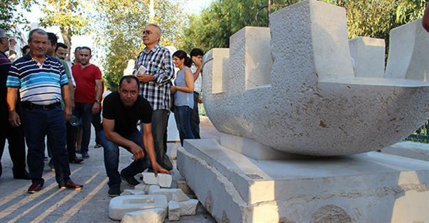 Memorial statue for dead refugee children defaced in Turkey’s south