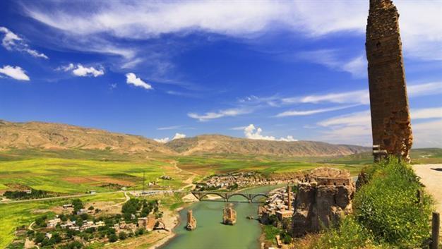 Hasankeyf: City of rocks, castles, bridges, minarets…