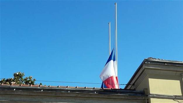 Flags flown at half-mast at French Consulate Istanbul after Nice attack