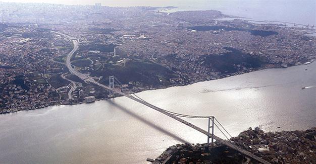 Turkey reopens key route for oil, grains transit after coup attempt