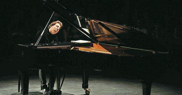 Pianist Fazıl Say signs new recording contract with Warner Classics for Mozart piano sonatas