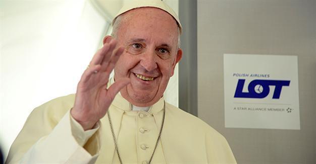 Pope sets up Vatican panel to study female deacons issue