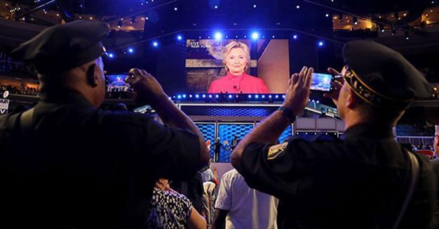 Democrat Clinton makes history, wins US presidential nomination