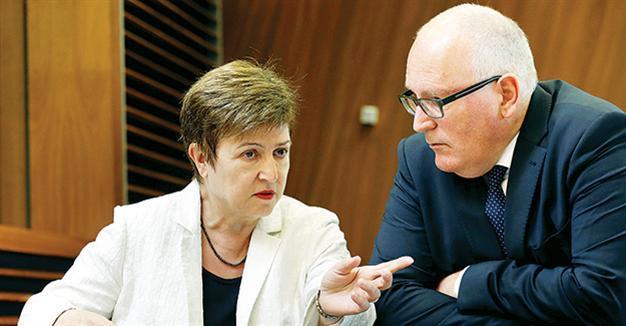 EU sets Poland 3-month deadline to reverse changes to top court