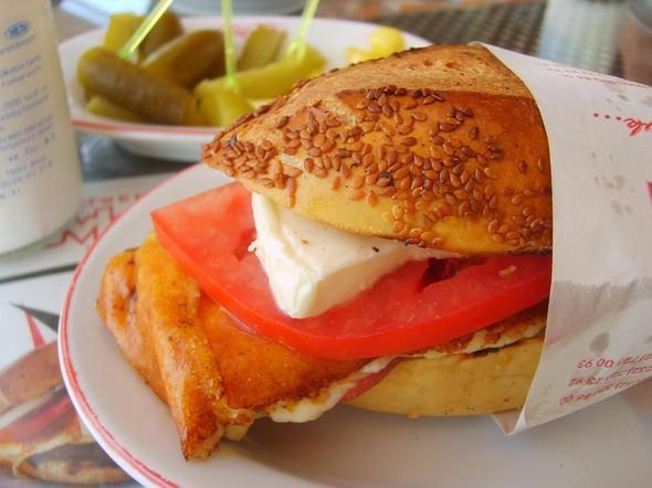 10 delicious foods from 10 different districts of Turkey