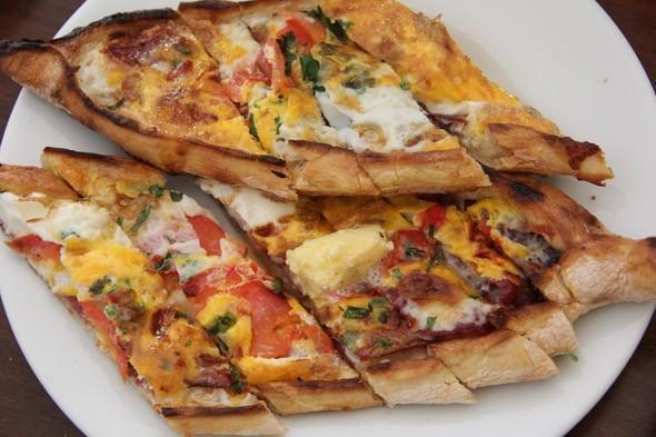 10 delicious foods from 10 different districts of Turkey