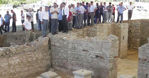 Work resumes in ancient Parion