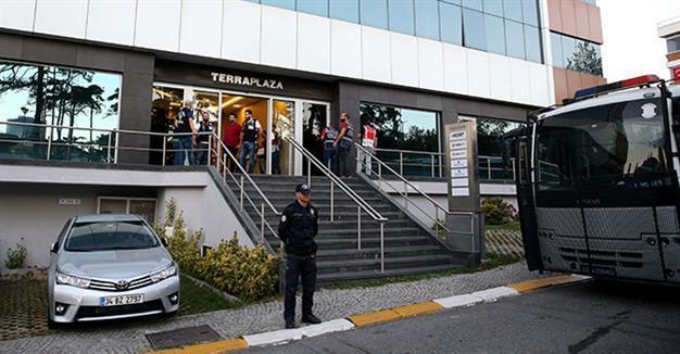 Police raid dozens of companies for alleged Gülen links