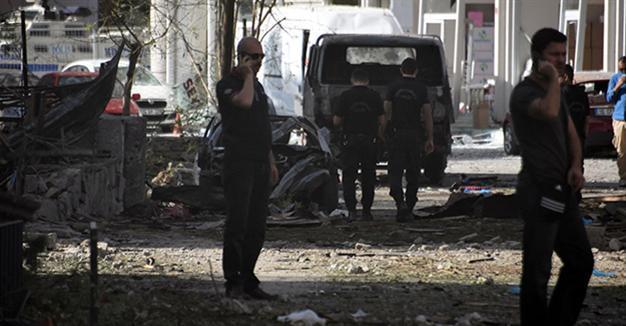 One police officer, two civilians killed in PKK bomb attack in Turkeys Van