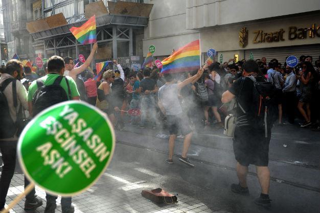 New study criticizes lack of legal protection for LGBTs in Turkey