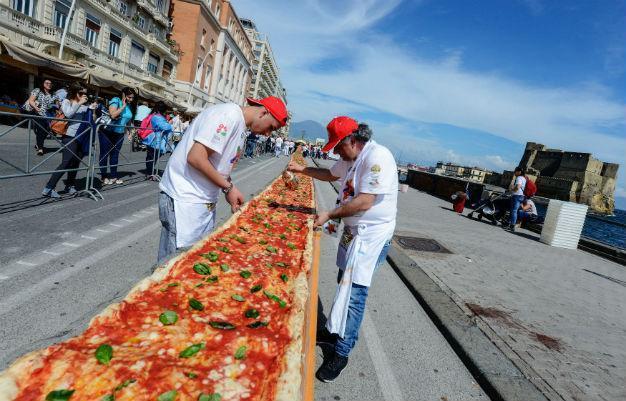 Home of pizza smashes record with mile-long margherita