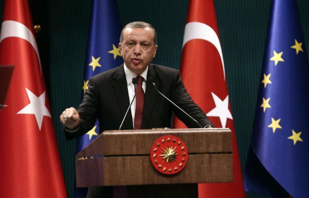 Erdoğan approves ‘benchmark law,’ EU sources say visa liberalization to be delayed