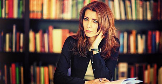 Elif Şafak compares Turkey coup bid to Nazi bombing