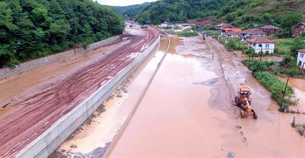 Floods hit Turkish Black Sea province