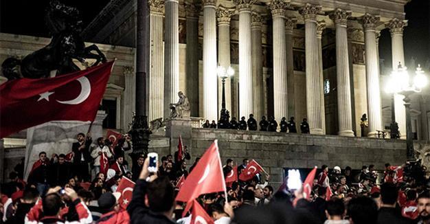 Austrian far right concerned by Turkish anti-coup rallies