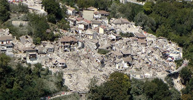 Italy quake toll hits 247 as rescuers hunt for survivors