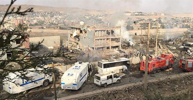 11 police officers killed, 78 wounded in PKK bomb attack in Turkeys southeast