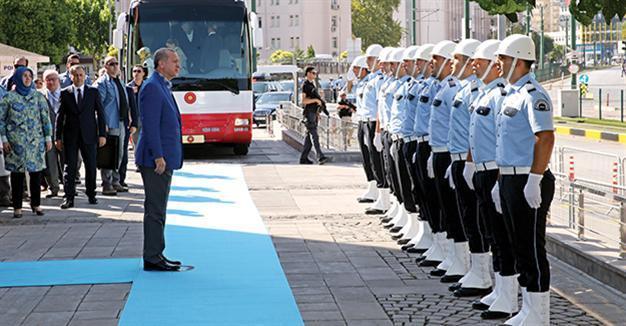 President Erdoğan visits Gaziantep after ISIL suicide attack on wedding