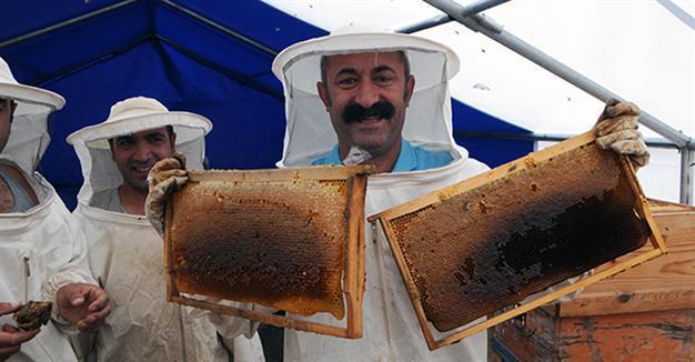 Mayor vows to sell ‘communist honey’ across Turkey