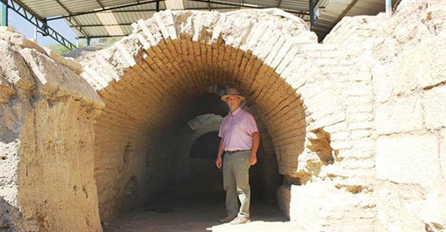 Well-preserved bath structure found