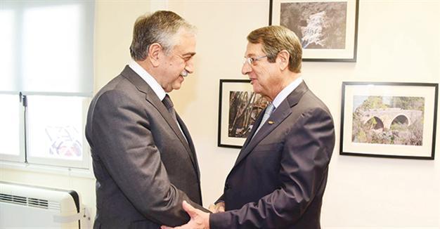 Leaders start marathon talks for Cyprus peace