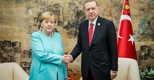 Merkel upbeat on air base, visa issues after Erdoğan meeting