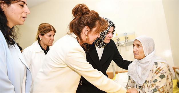 Minister, women NGOs visit Gaziantep attack victims