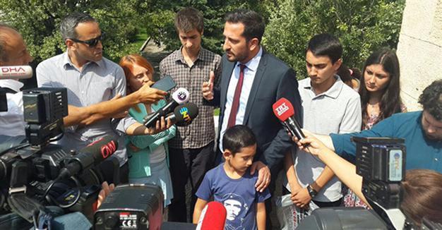 Left-wing youth group blocked from Turkish Parliament, Che Guevara T-shirts seized