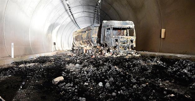 PKK militants block road, set trucks ablaze in Turkey’s southeast