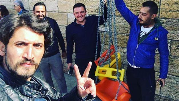 Protesters partly remove playground near Atatürks mausoleum amid controversy