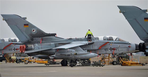 German MPs in Turkey after air base row