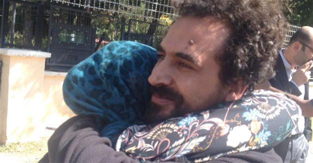 Court releases arrested writer in Turkey