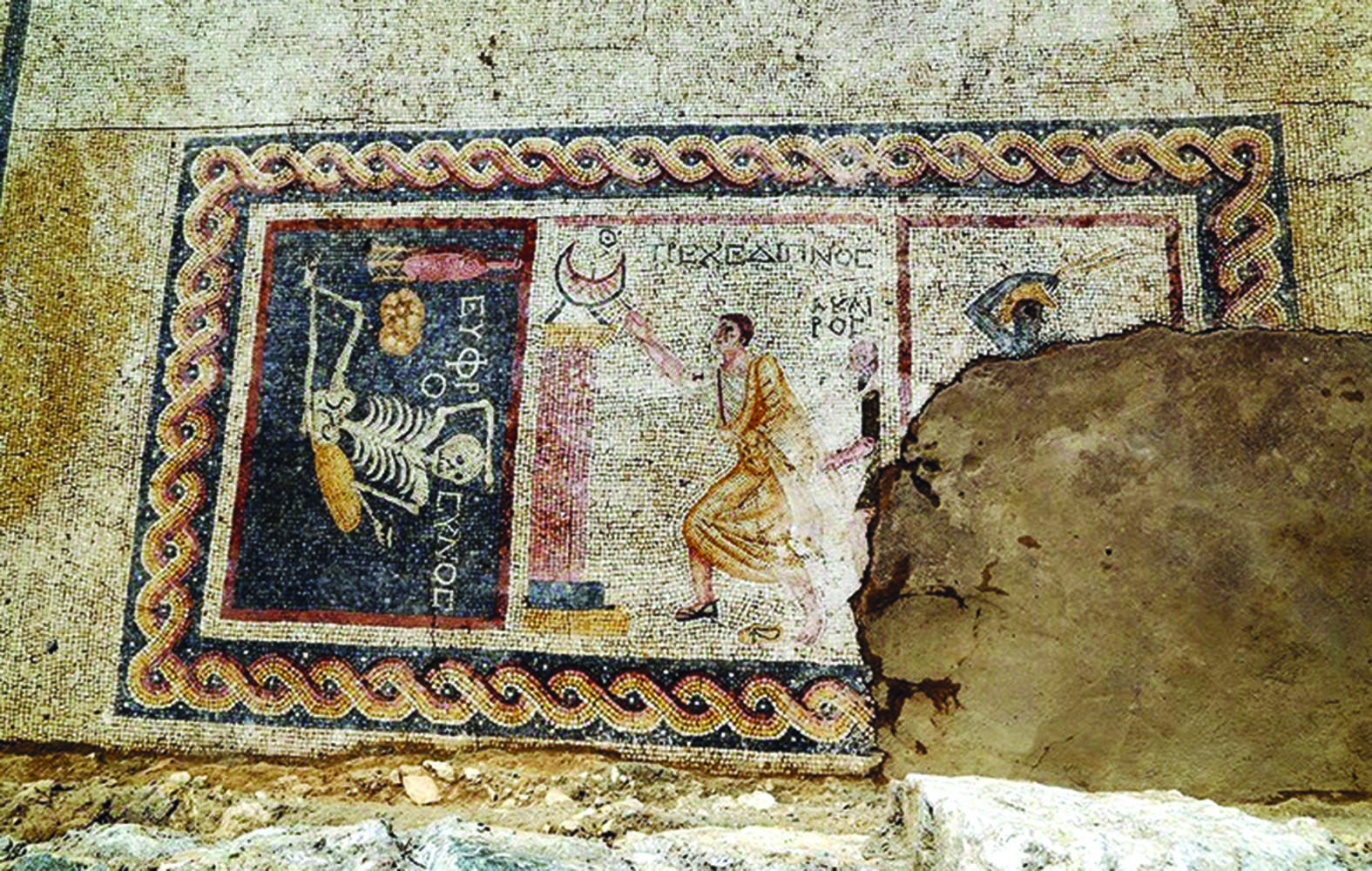 A different view on Hatay’s skeleton mosaic