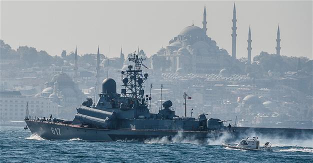 Russia strongly warns US against striking Syrian army