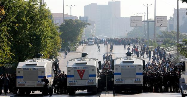 Police disperse groups marking first anniversary of Ankara attack