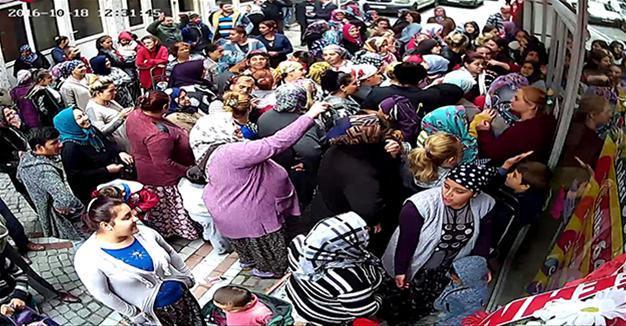 Stampede occurs during opening of discount store in Turkey’s Tekirdağ