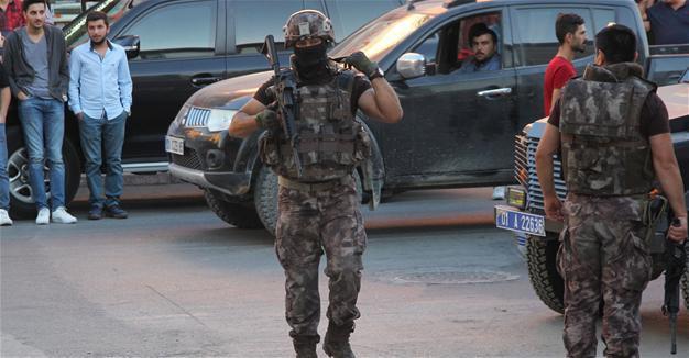 Police capture two would-be ISIL suicide bombers in Adana