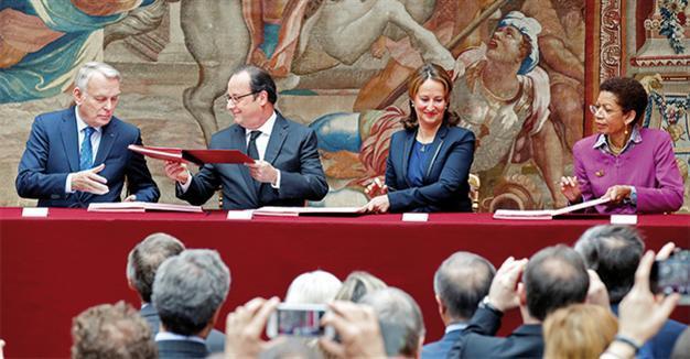 France becomes first major nation to ratify climate deal