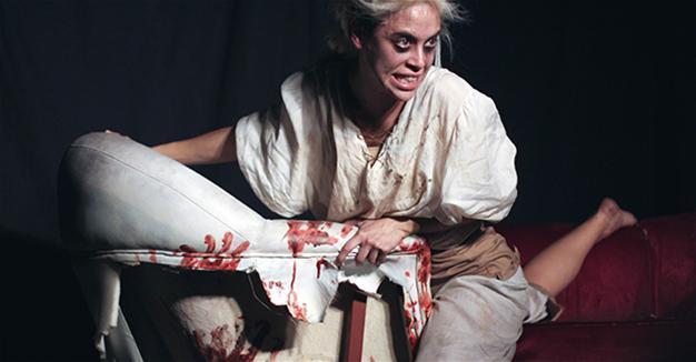 İzmir avant-garde theater opens season with murder of Marat