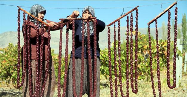 Remote Elazığ village selling walnut sweets all over Turkey