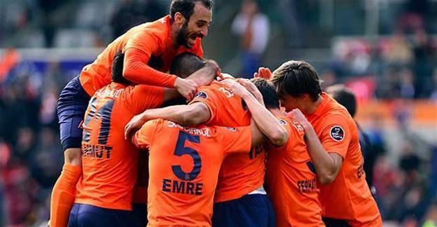 Başakşehir storms Akhisar to remain at summit of Turkish Super League