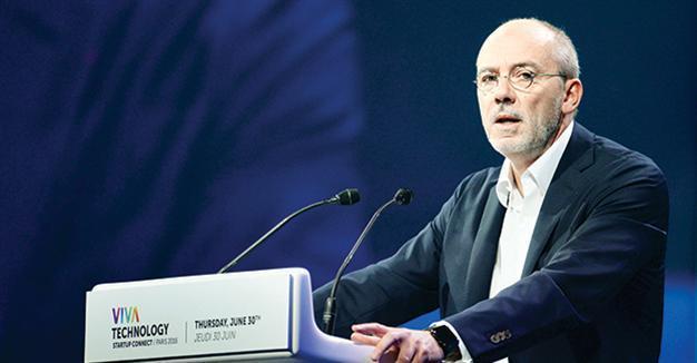 Prosecutor seeks France Telecom trial over wave of suicides